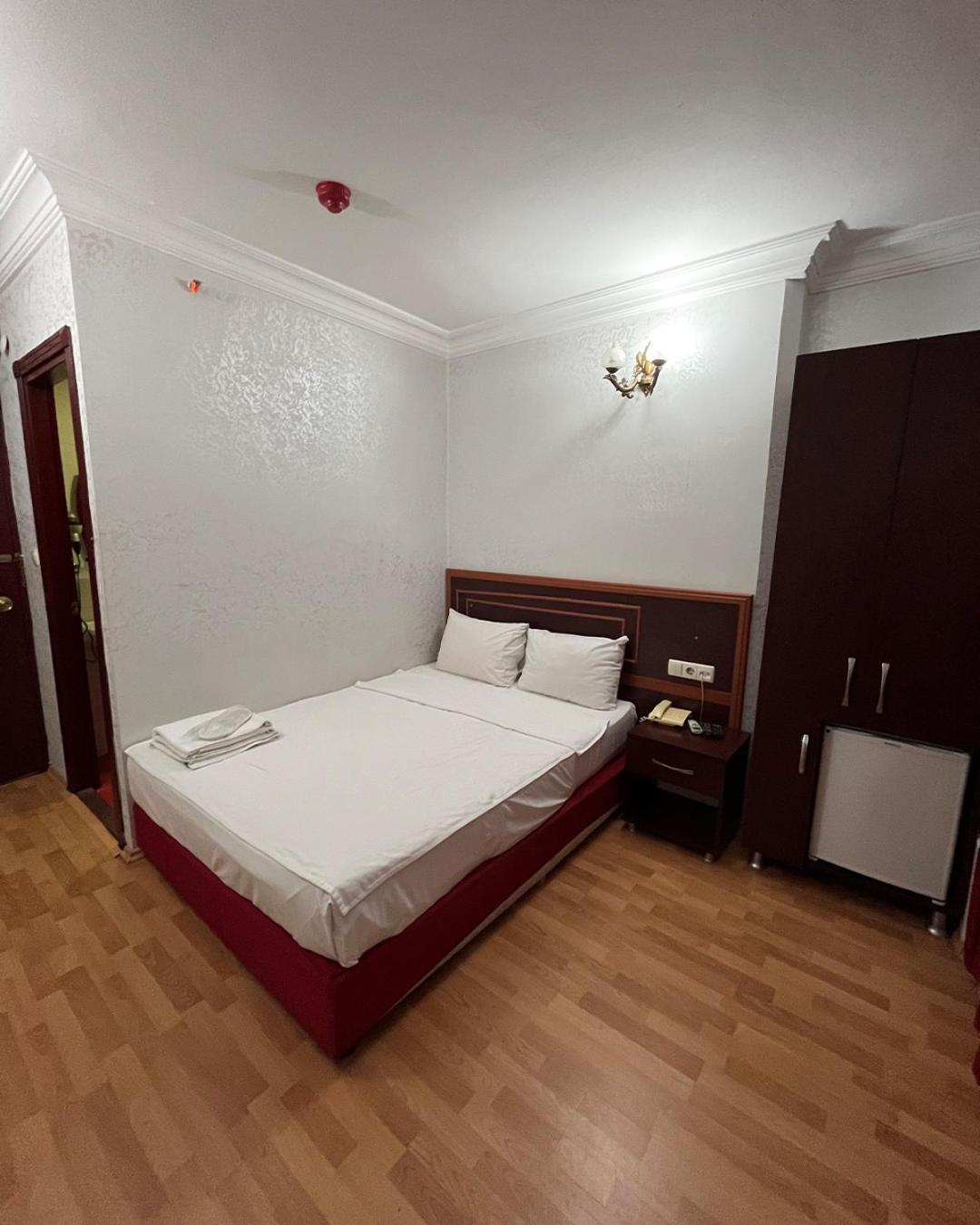 Red White Hotel อิสตันบูล ภายนอก รูปภาพ